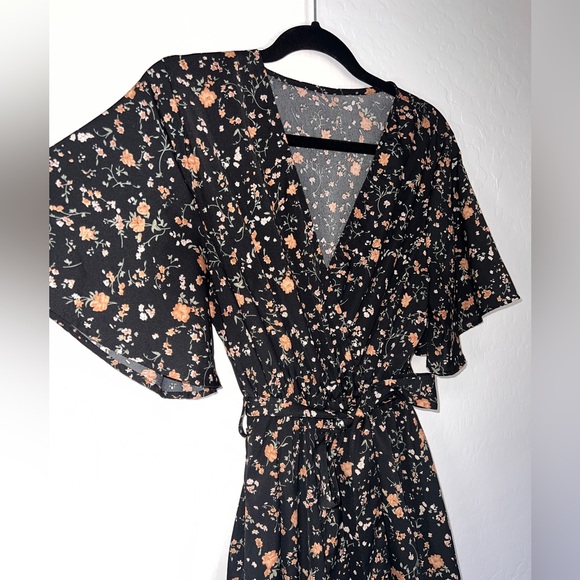 SHEIN Full Length Black Floral Vneck Split Aide Fit&Flare Flare Sleeve Tie Up - Picture 5 of 13